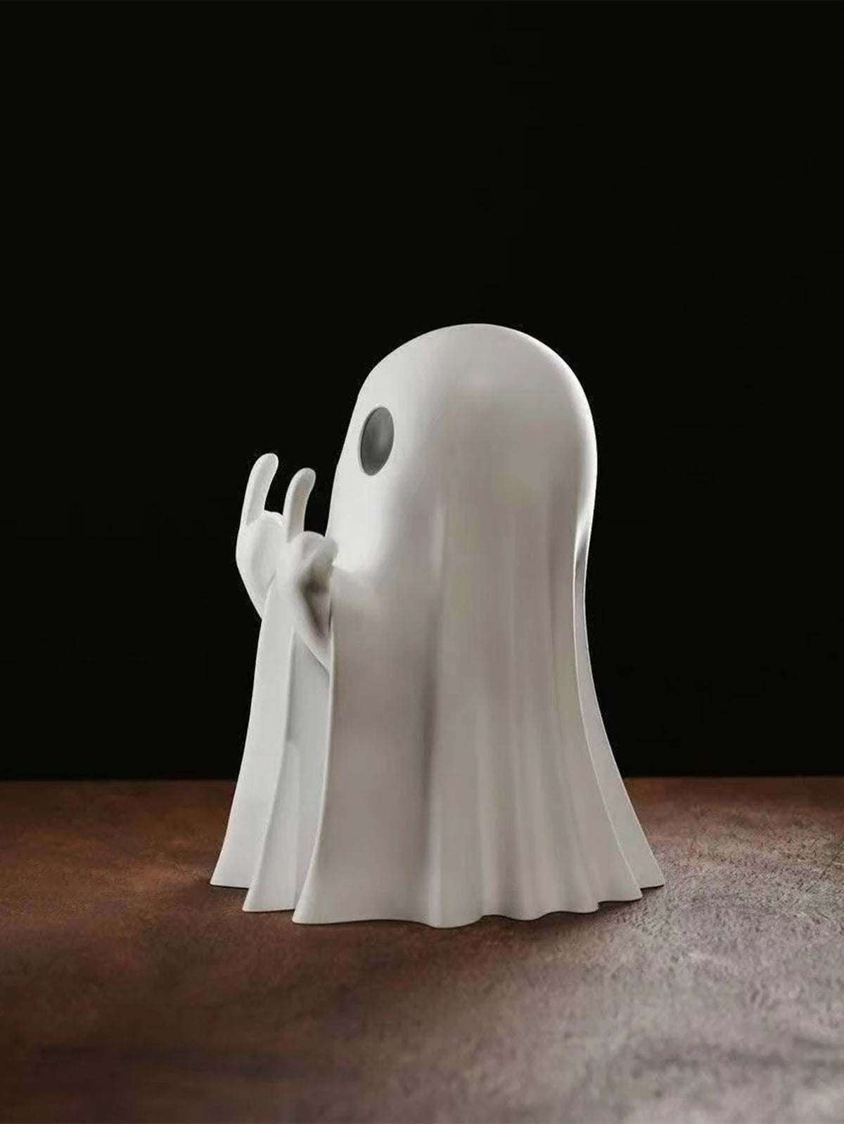 7.5cm Middle-Finger Ghost Figurine – Halloween Decor